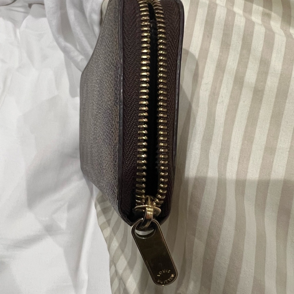 Louis Vuitton Zippy Wallet - Picture 5 of 9